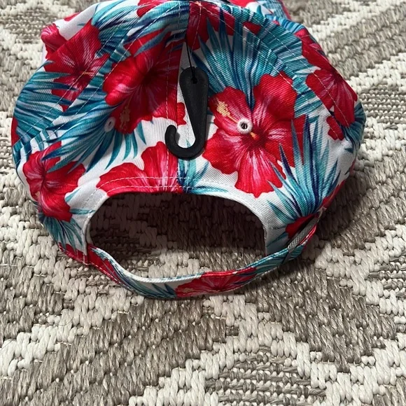 47 brand women’s fit Cleveland Cavaliers Hawaiian themed baseball hat - Picture 2 of 5